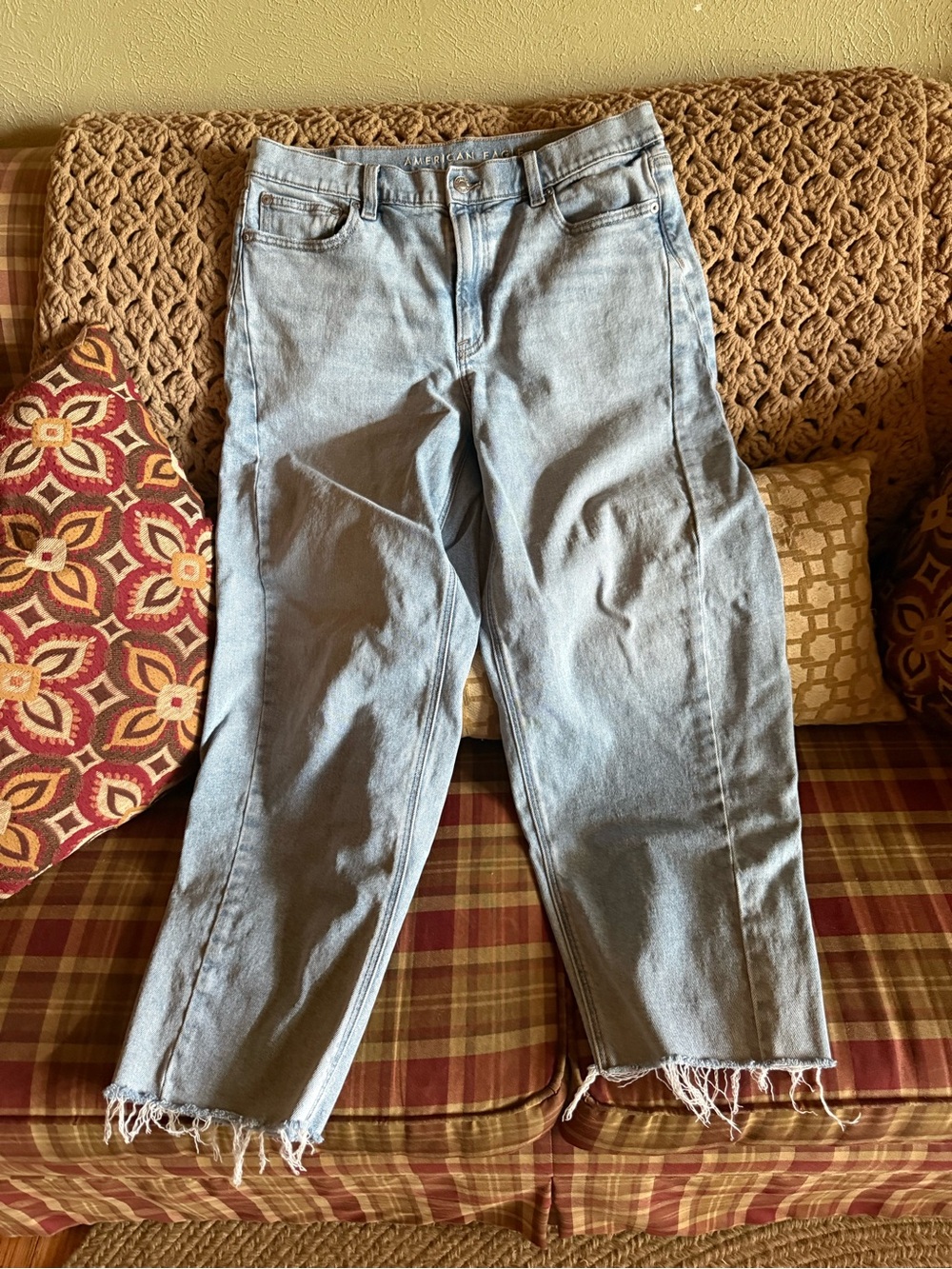 American Eagle Outfitters Light Blue Cropped Barrel  Jeans